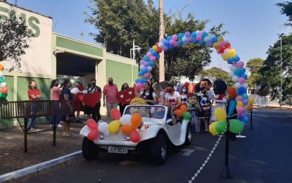 UCADLI faz Drive Thru no Dia das Crianças