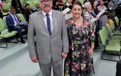 IEAD homenageia pastores Levy e Tânia por mais um ano de vida